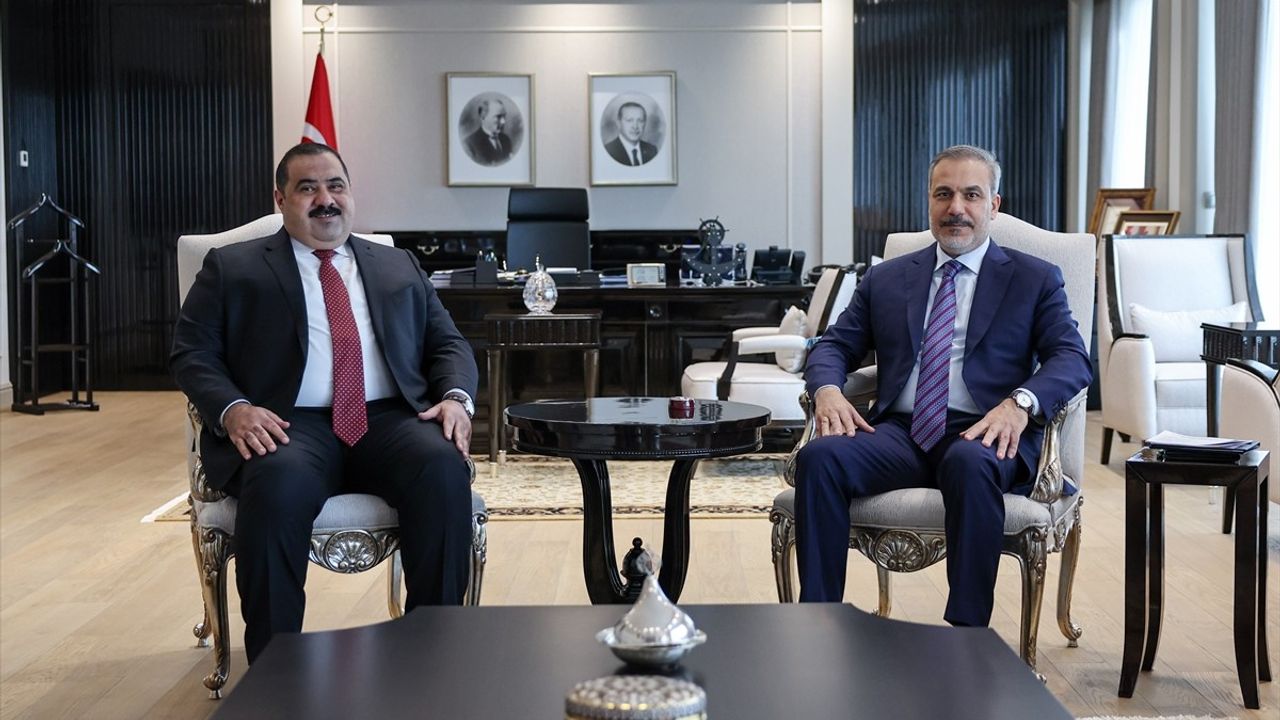 Dışişleri Bakanı Hakan Fidan, Irak Azm İttifakı Lideri Müsenna Samarrai ile Görüştü
