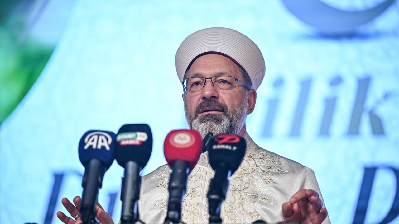 Diyanet İşleri Başkanı Erbaş, 2025 Yılı Ramazan Ayı Tanıtım Toplantısı'nda 'İyilik Ayı Ramazan' Temasını Duyurdu