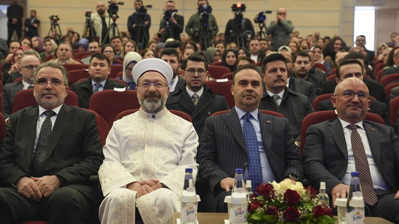 Diyanet İşleri Başkanı Erbaş'tan Uluslararası Helal Uygunluk Değerlendirme Sempozyumu'nda Açıklamalar
