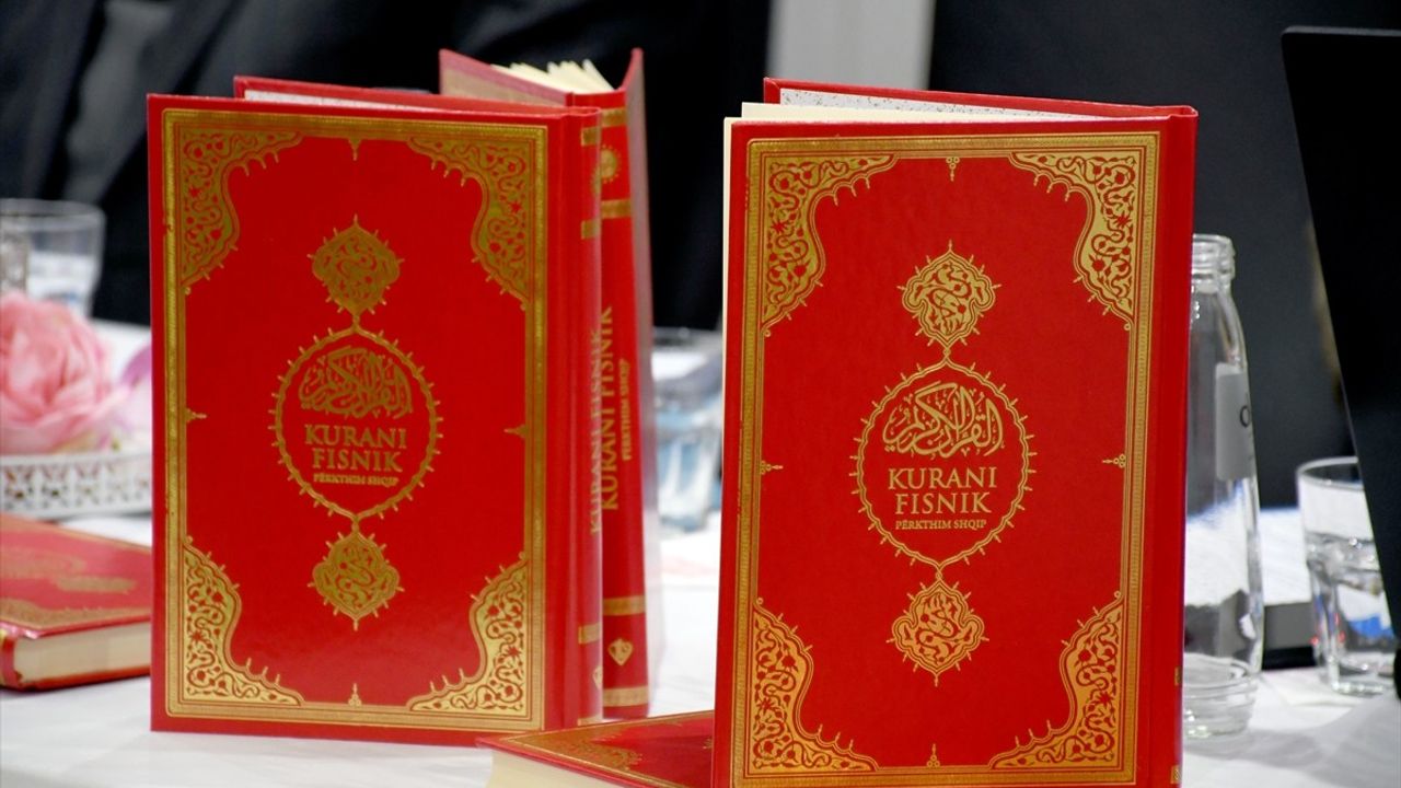 Diyanet İşleri Başkanlığı'nın Arnavutça Kur'an-ı Kerim Meali Kosova'da Tanıtıldı