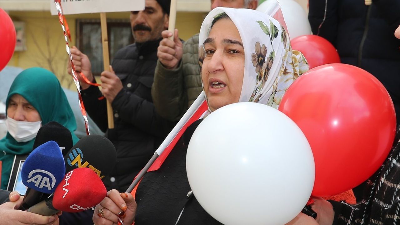 Diyarbakır Annelerinin Evlat Nöbeti 2000. Gününde