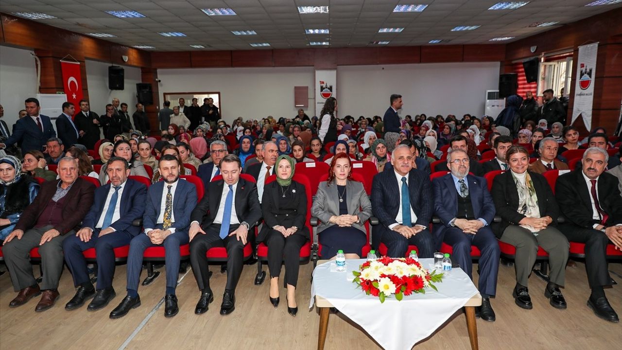 Diyarbakır'da 'Kadınlar İçin Eğitim ve Güçlendirme Projesi' Tanıtıldı