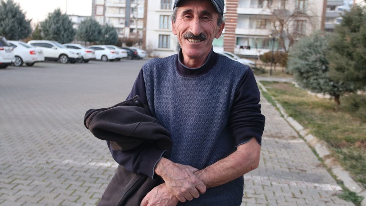 Diyarbakır'da Sahipsiz Köpek Saldırısında Üç Kişi Yaralandı