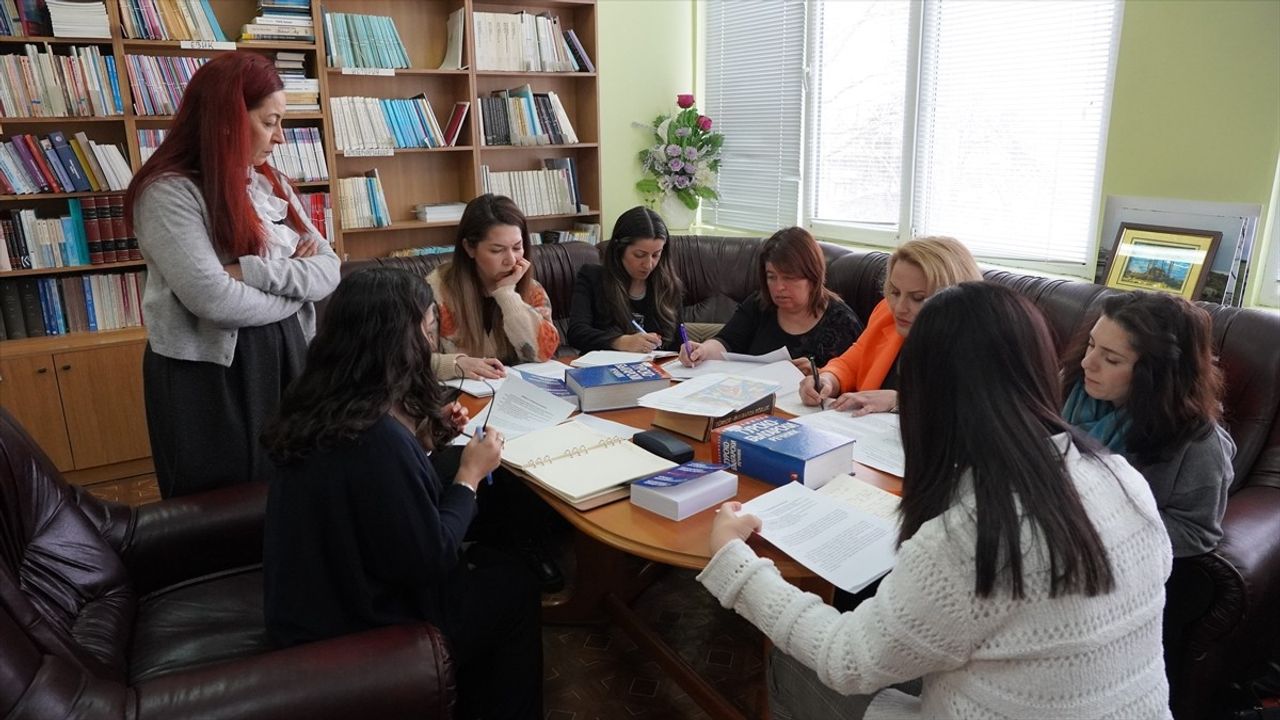 Doç. Dr. Şükrieva'dan Türkoloji ve Eğitimde Kadın Gücü