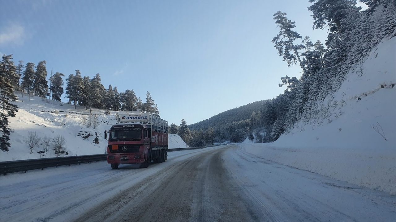Doğu Anadolu'da Dondurucu Soğuk Hava ve Kar Yağışı Etkili Olmaya Devam Ediyor