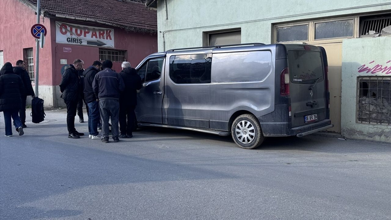 Edirne'de Aracının Plakasını Bantla Kapatana Cezai İşlem Uygulandı
