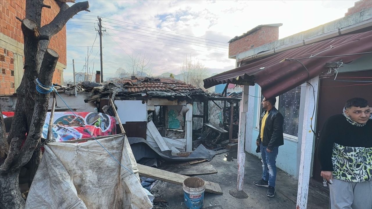 Edirne'de Meydana Gelen Yangında İki Ev Zarar Gördü