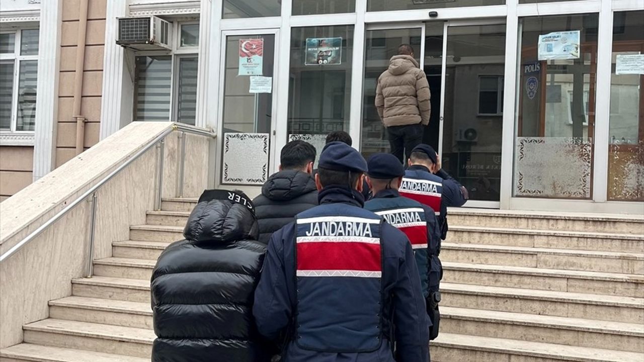 Edirne'de Yunanistan'a Kaçmaya Çalışan 3 Suç Şüphelisi Yakalandı