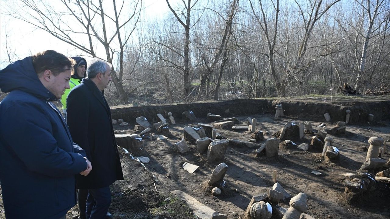 Edirne'deki 5,5 Asırlık Evliya Kasımpaşa Camisi'nde Restorasyon Çalışmaları Devam Ediyor