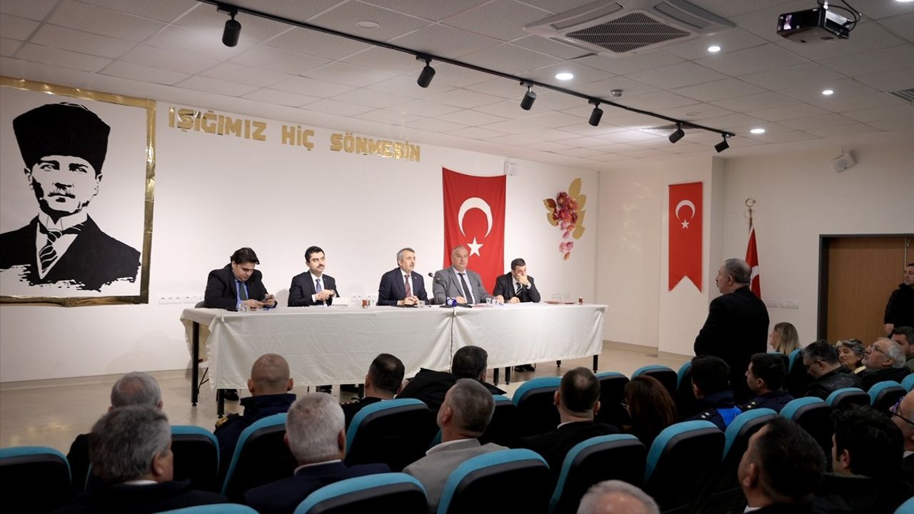 Edirne Valisi, Saros Körfezi'nde Kaçak Yapılara İzin Verilmeyeceğini Açıkladı