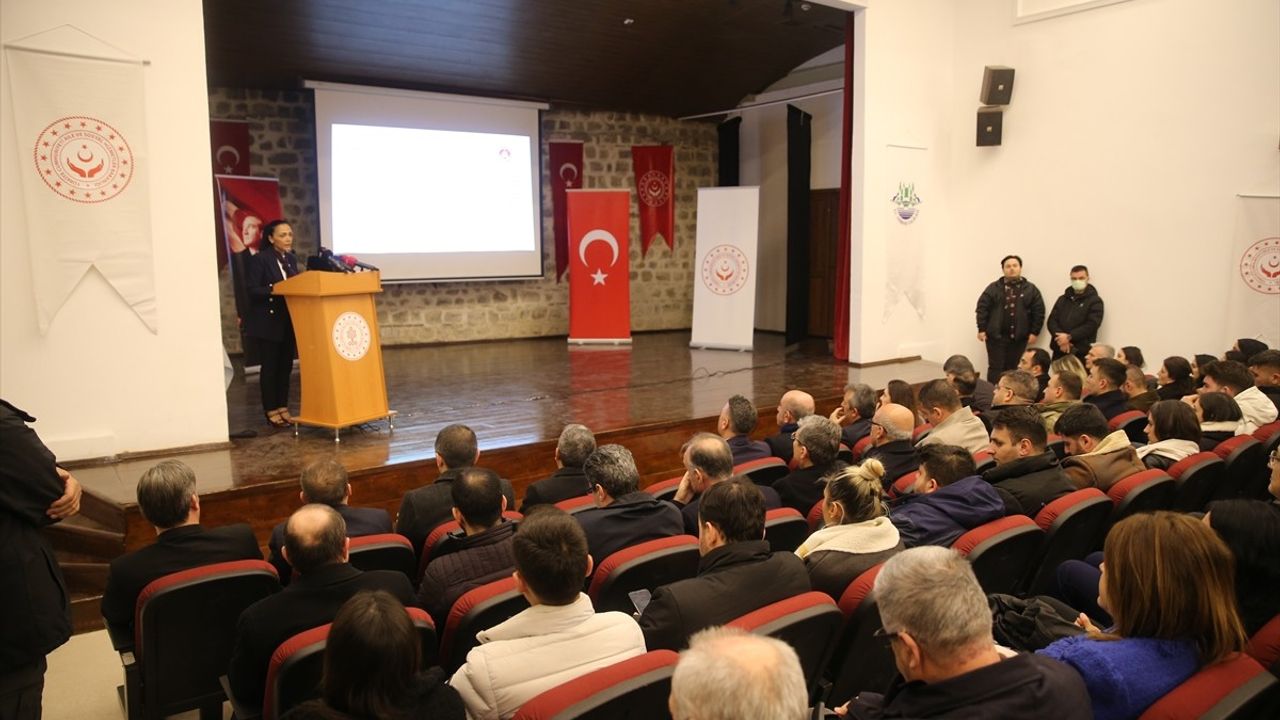 Edirne Valisi Sezer: Ailede Sevgi ve Merhamet Ön Planda Olmalı