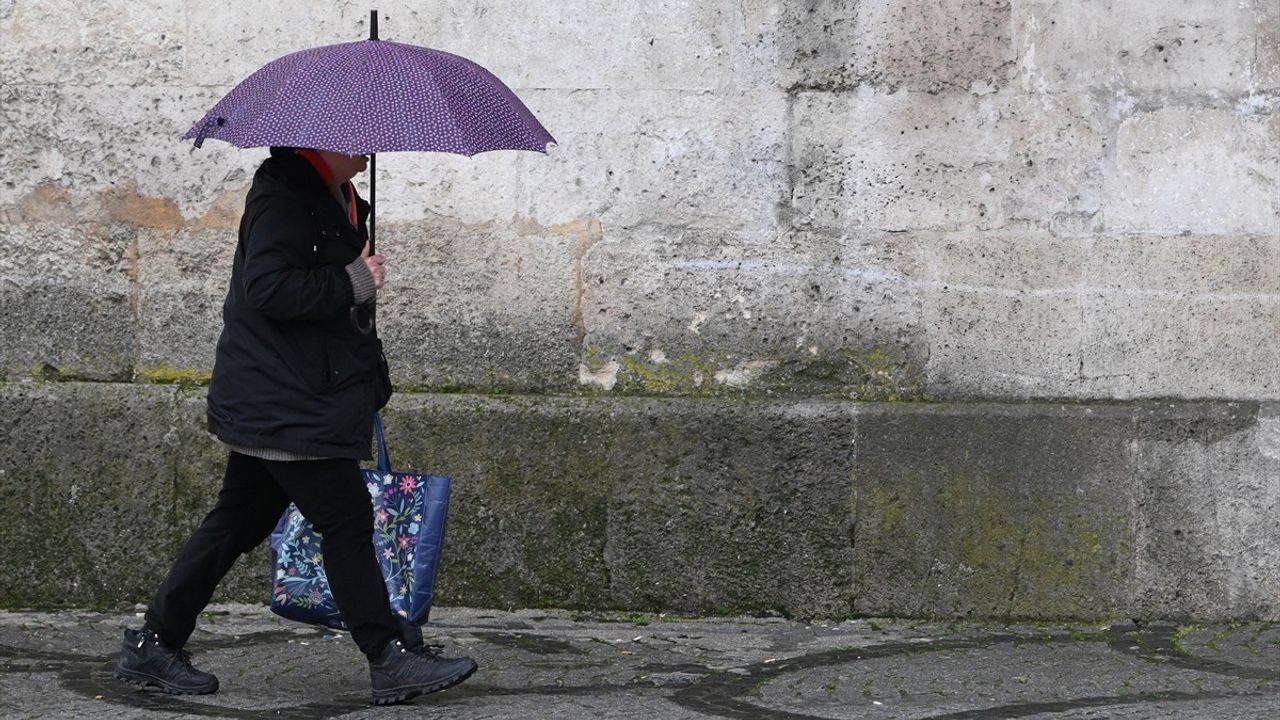 Edirne ve Tekirdağ'da Sağanak Yağış Etkili