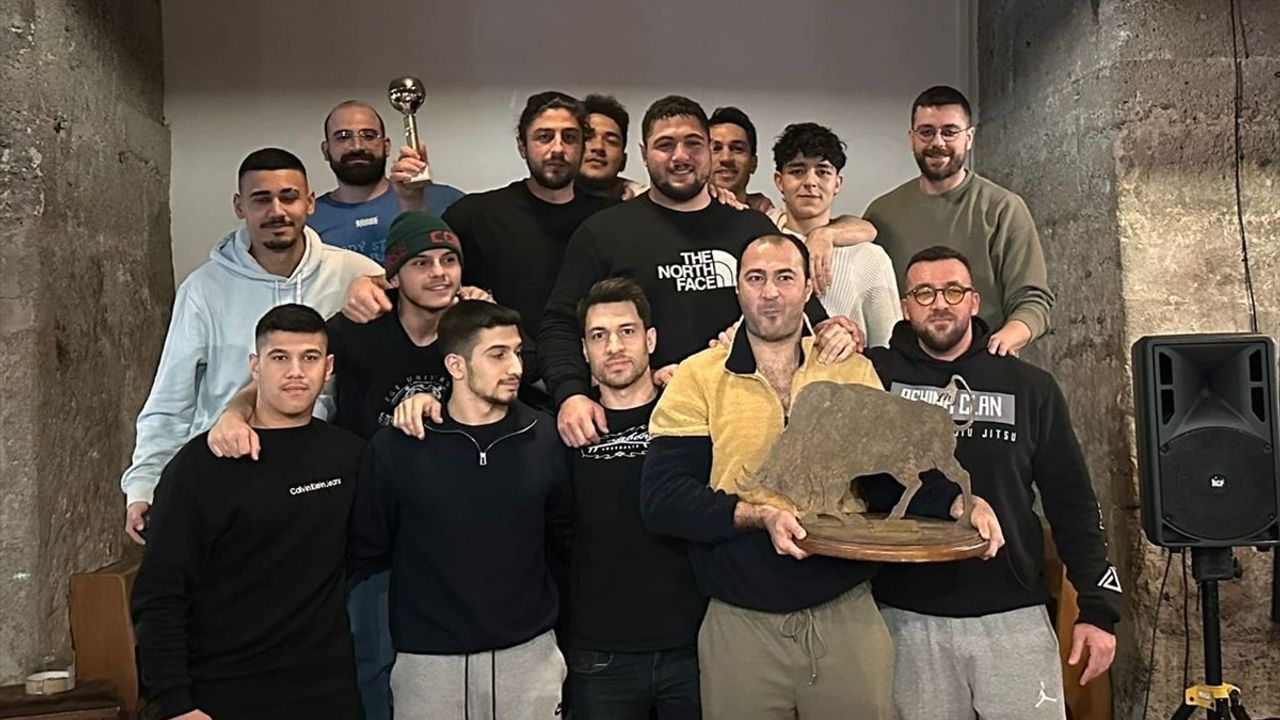 Ege Üniversitesi Sualtı Ragbisi Takımı, Avusturya'daki Turnuvada Şampiyonluk Kazandı