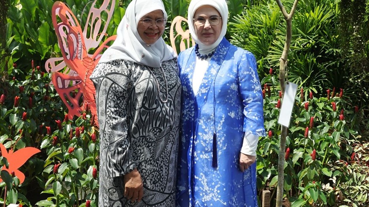 Emine Erdoğan, Kuala Lumpur Perdana Botanik Bahçesi'ni Ziyaret Etti