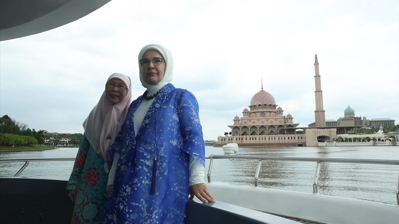 Emine Erdoğan, Malezya'daki Temaslarını Değerlendirdi