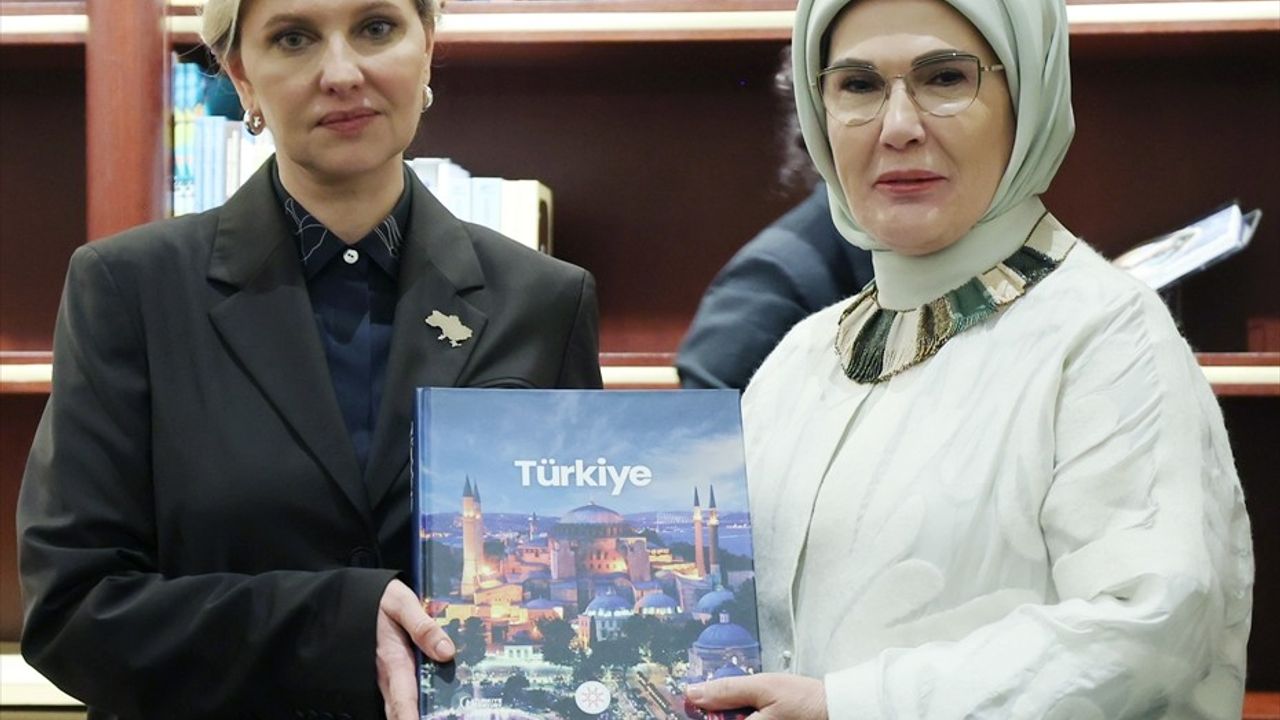 Emine Erdoğan ve Olena Zelenska, Cumhurbaşkanlığı Millet Kütüphanesi'ni Ziyaret Etti