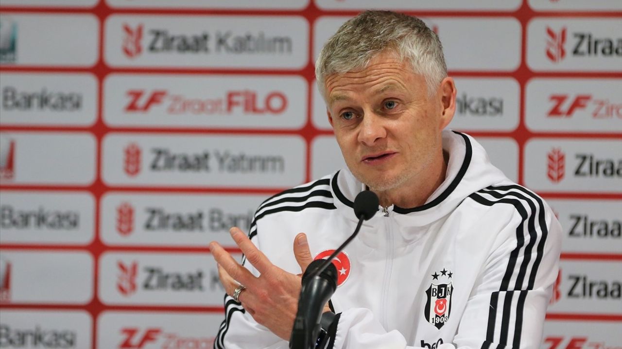 Emre Belözoğlu: "Hedefimiz Lig'de Son 4 Takımdan Uzaklaşmak"