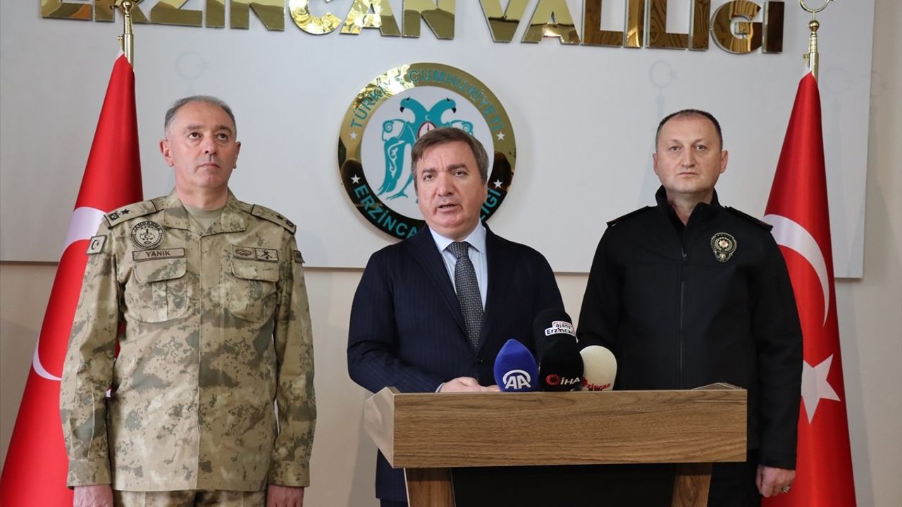 Erzincan'da Huzur, Asayiş ve Güvenlik Bilgilendirme Toplantısı Düzenlendi