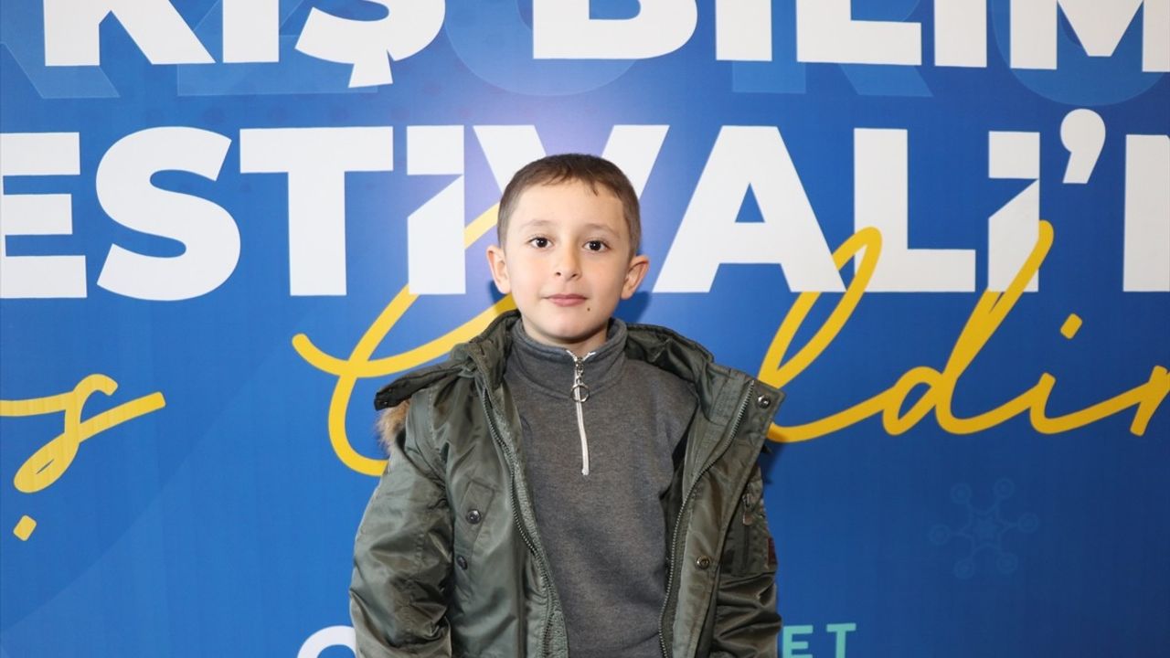 Erzurum'da 'Kış Bilim Festivali' Teknoloji Atölyeleri İle Başladı