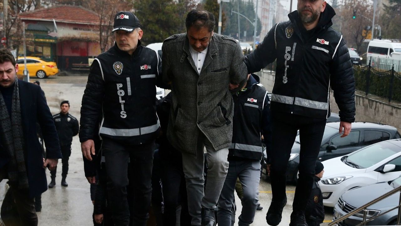 Eskişehir'de Tefecilik Operasyonu: 11 Şüpheli Gözaltına Alındı