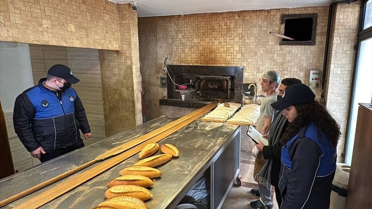 Fatih'te Zabıta Ekipleri Ramazan Öncesi Fırın Denetimleri Gerçekleştirdi