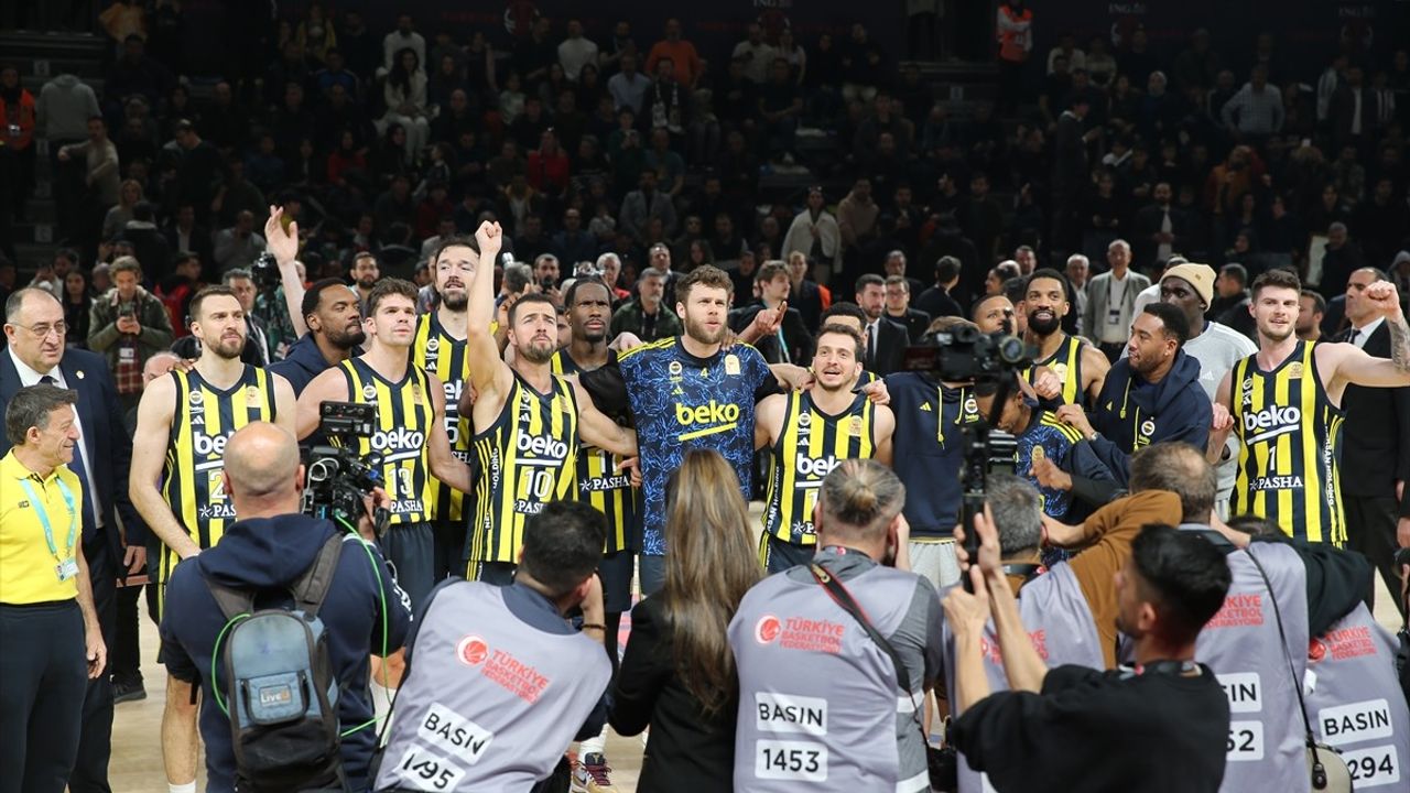Fenerbahçe Beko, Beşiktaş Fibabanka'yı Mağlup Ederek ING Türkiye Kupası'nı Kazandı