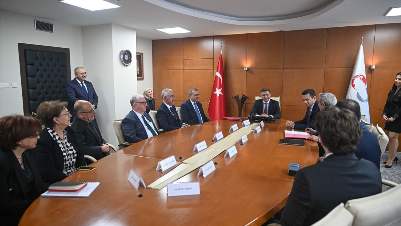 Fenerbahçe Kalamış Yat Limanı, Koç Holding'in İmzasıyla Özelleştirildi