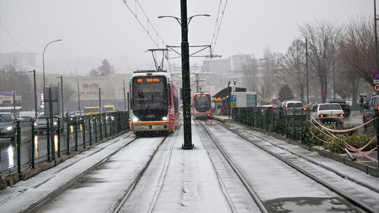 Gaziantep'te Kar Yağışı Hayatı Olumsuz Etkiliyor