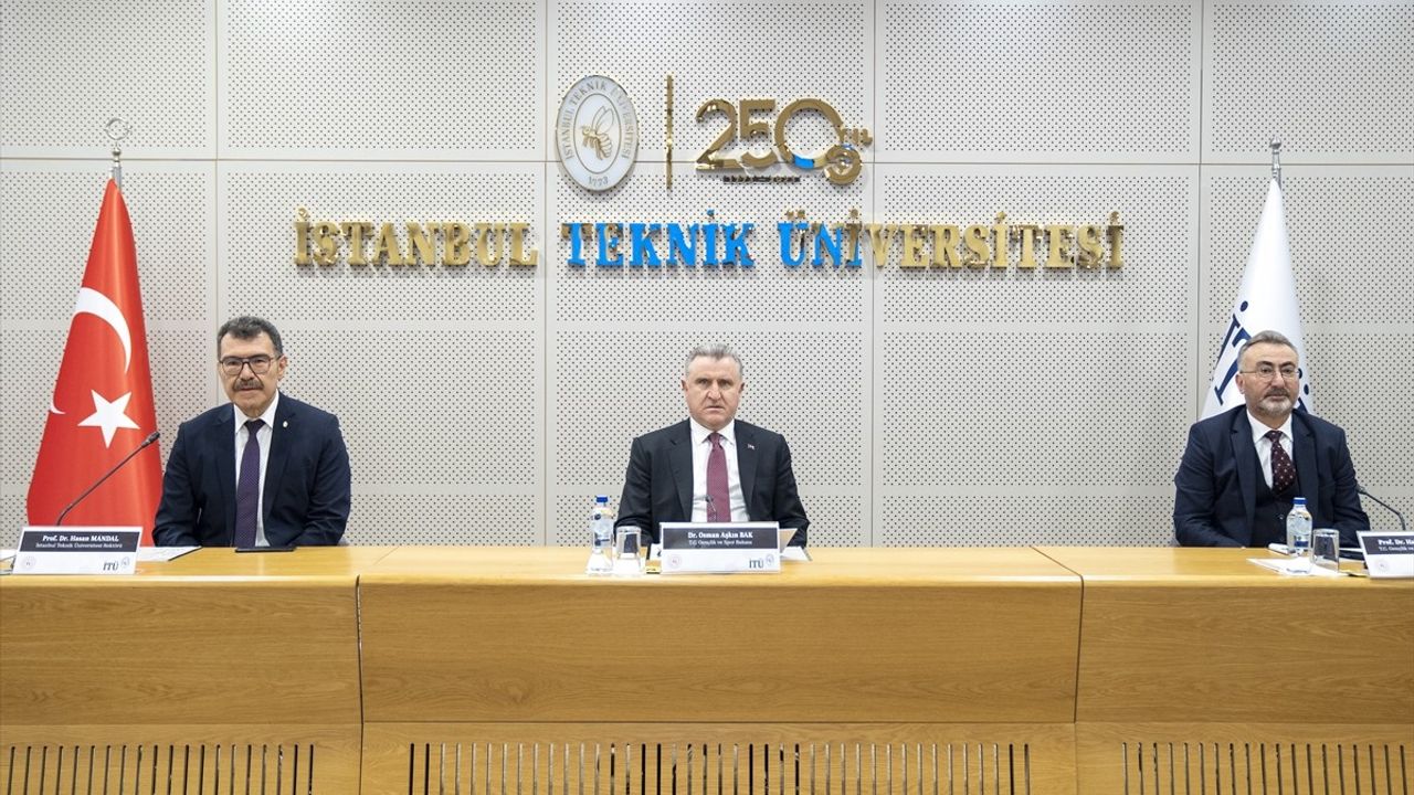 Gençlik ve Spor Bakanı Osman Aşkın Bak, Yapay Zeka Stratejileri Toplantısında Açıklamalarda Bulundu