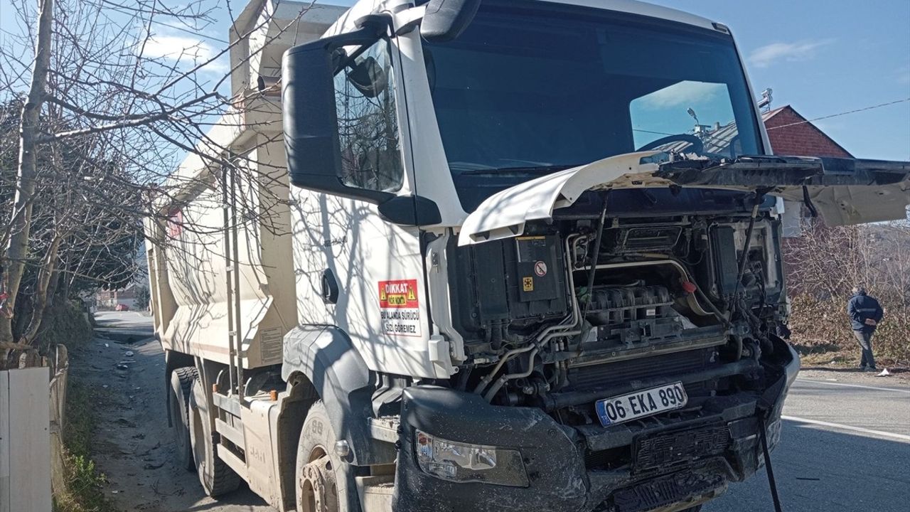 Giresun'da Kamyon ile Otomobil Çarpıştı: Ölü Sayısı 4'e Yükseldi