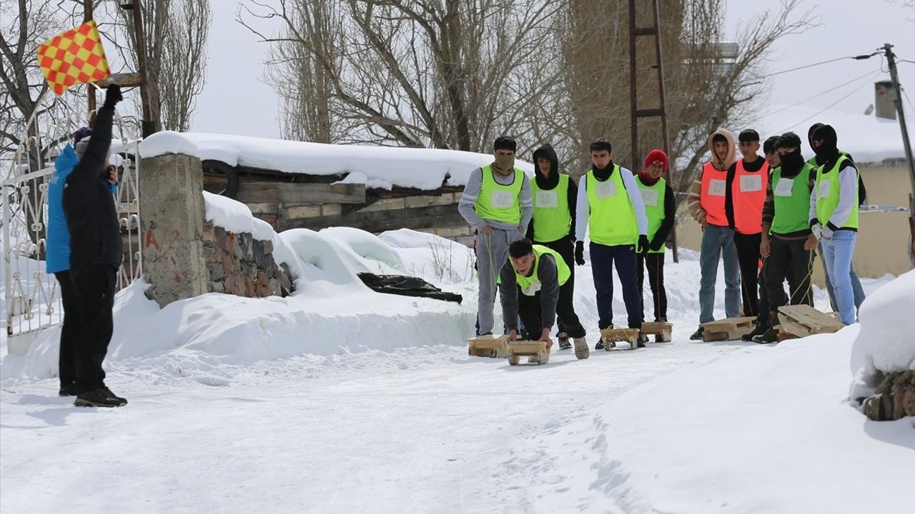 Göle'de Kış Turizmine Katkı Sağlayan 1. Kızak Festivali Düzenlendi