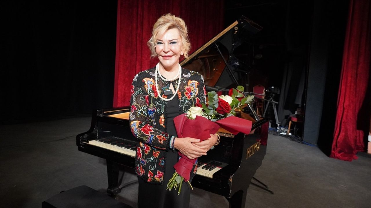 Gülsin Onay, Bulgaristan'da Duygu Dolu Bir Piyano Resitali Verdi