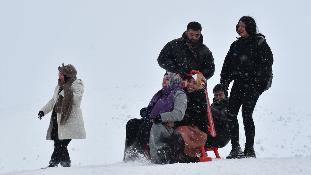 Gümüşhane'de Zigana Dağı Kış Gençlik ve Spor Şenliği Düzenlendi