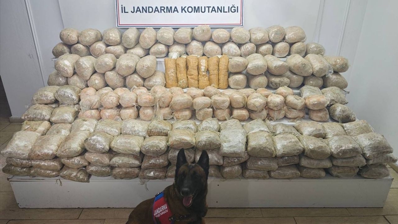 Hakkari'de Uyuşturucu Operasyonu: 175,5 Kilogram Ele Geçirildi
