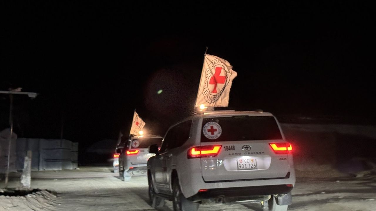 Hamas, 4 İsrailli Esirin Cenazesini Kızılhaç Ekiplerine Teslim Etti