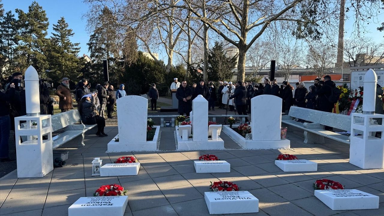 Hanau'daki ırkçı terör saldırısında hayatını kaybedenler anıldı