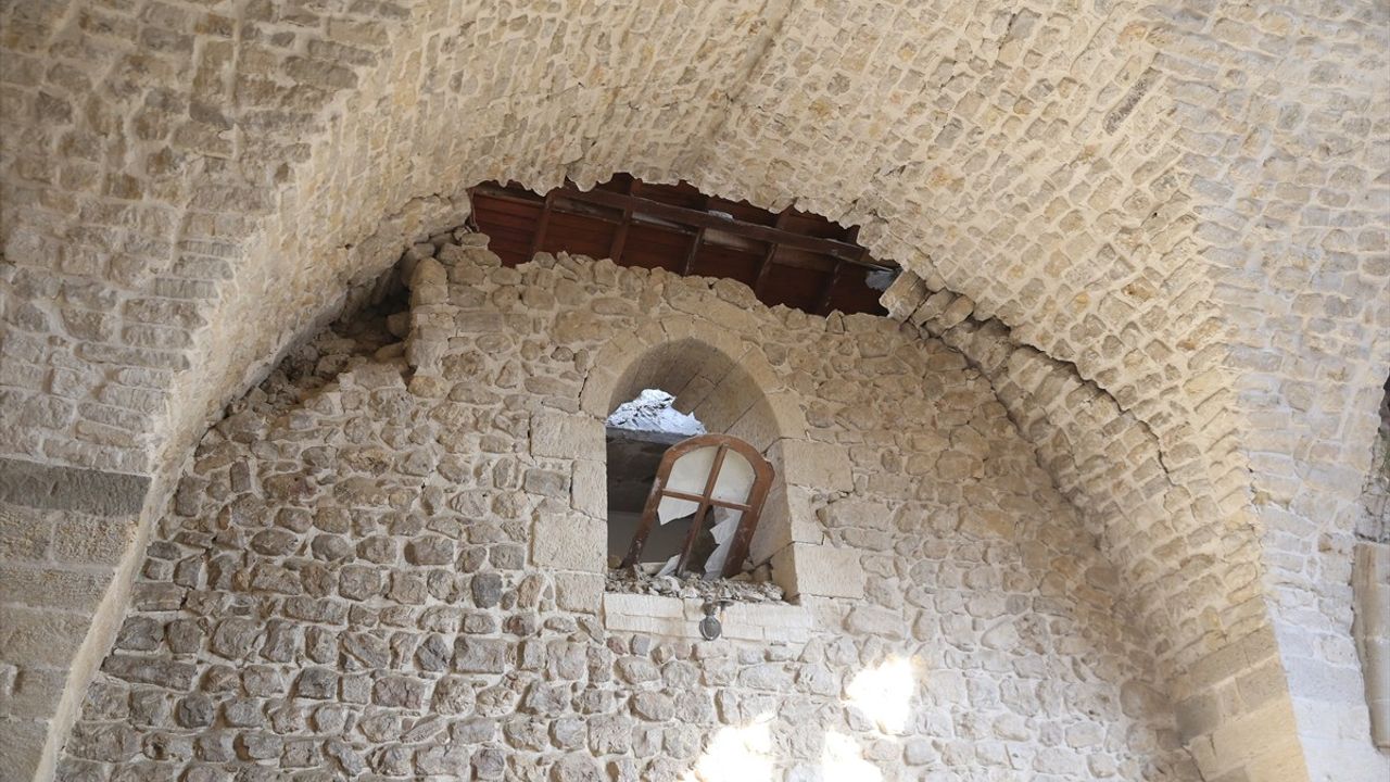 Hatay'daki Aziz Georgios Rum Ortodoks Kilisesi'nde Deprem Sonrası İnceleme Yapıldı