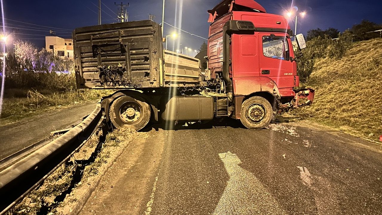 Hatay Dörtyol'da Tır ve Otomobil Çarpıştı: 1 Yaralı
