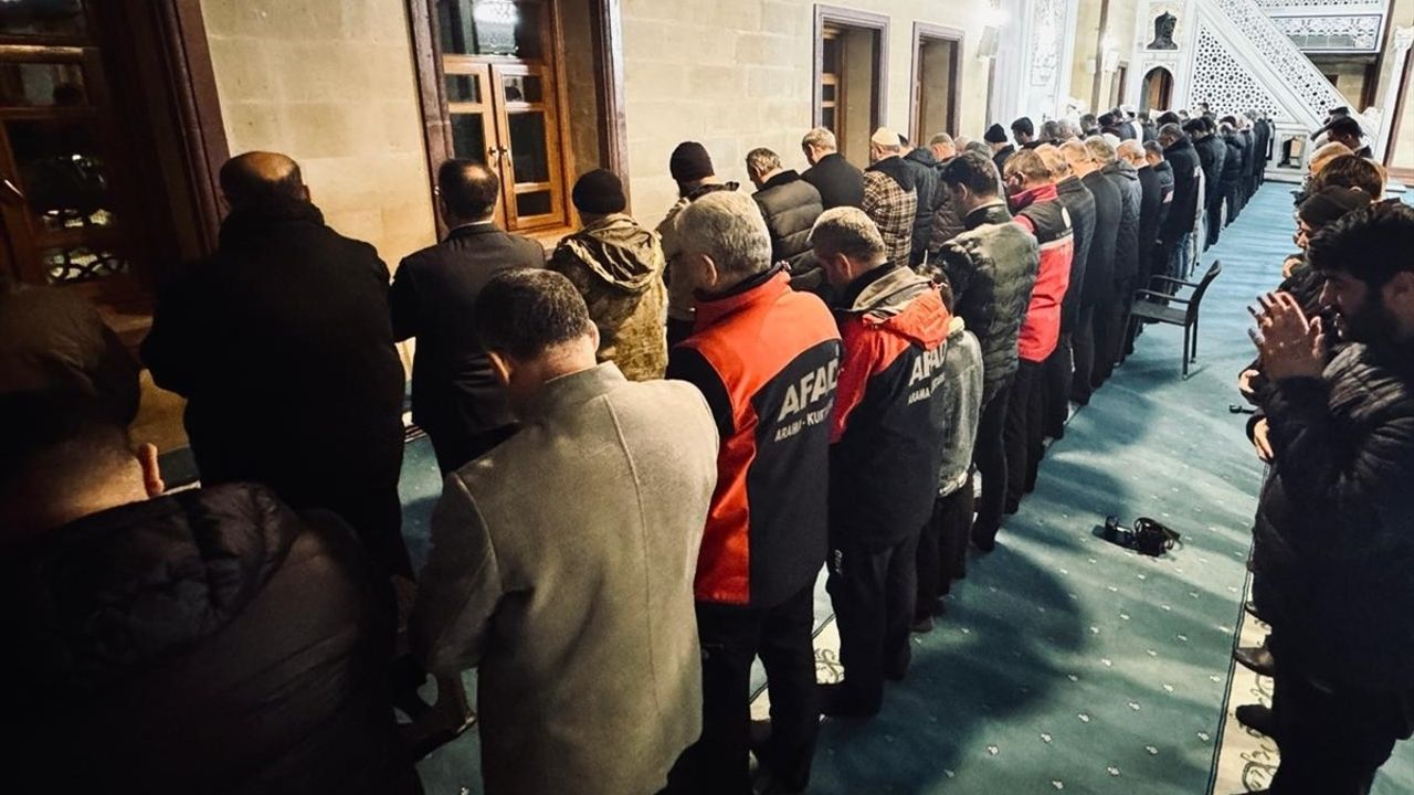 Hatay, Osmaniye ve Adana'da Deprem Yıldönümünde Dualar Okundu