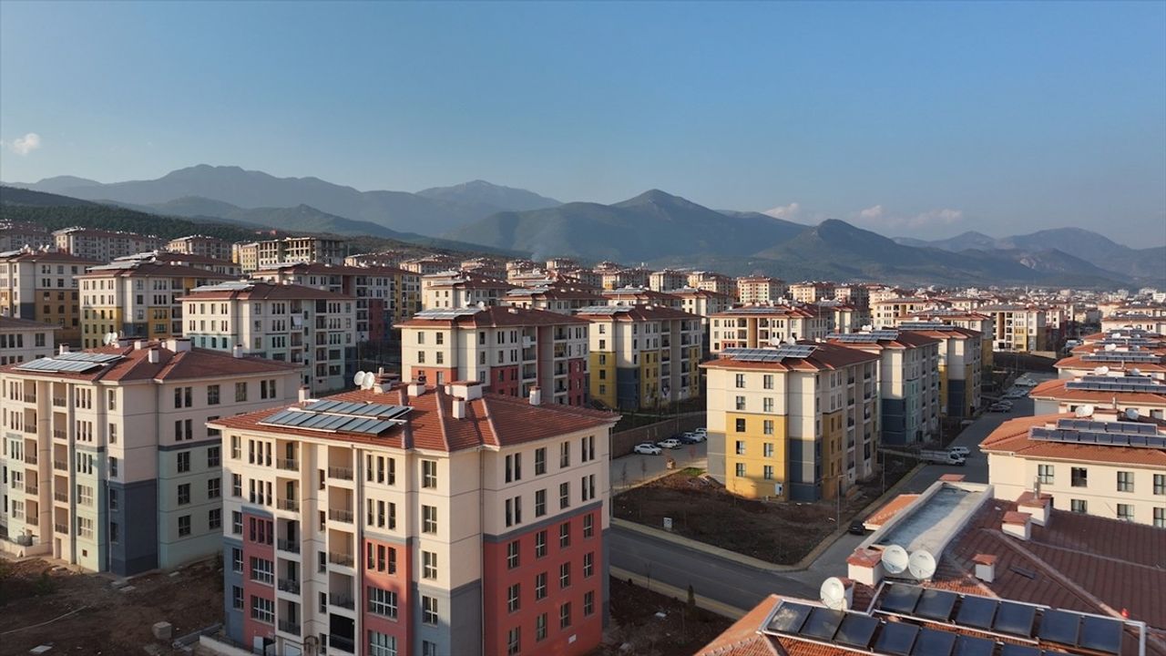 Hataylı Polat Ailesine Yeni Evleri Teslim Edildi