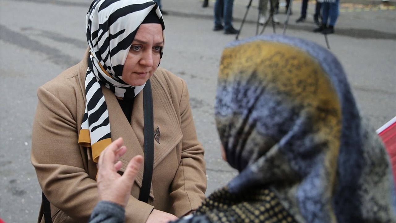 Hizmet-İş Sendikası, Diyarbakır Annelerine Destek Ziyareti Gerçekleştirdi