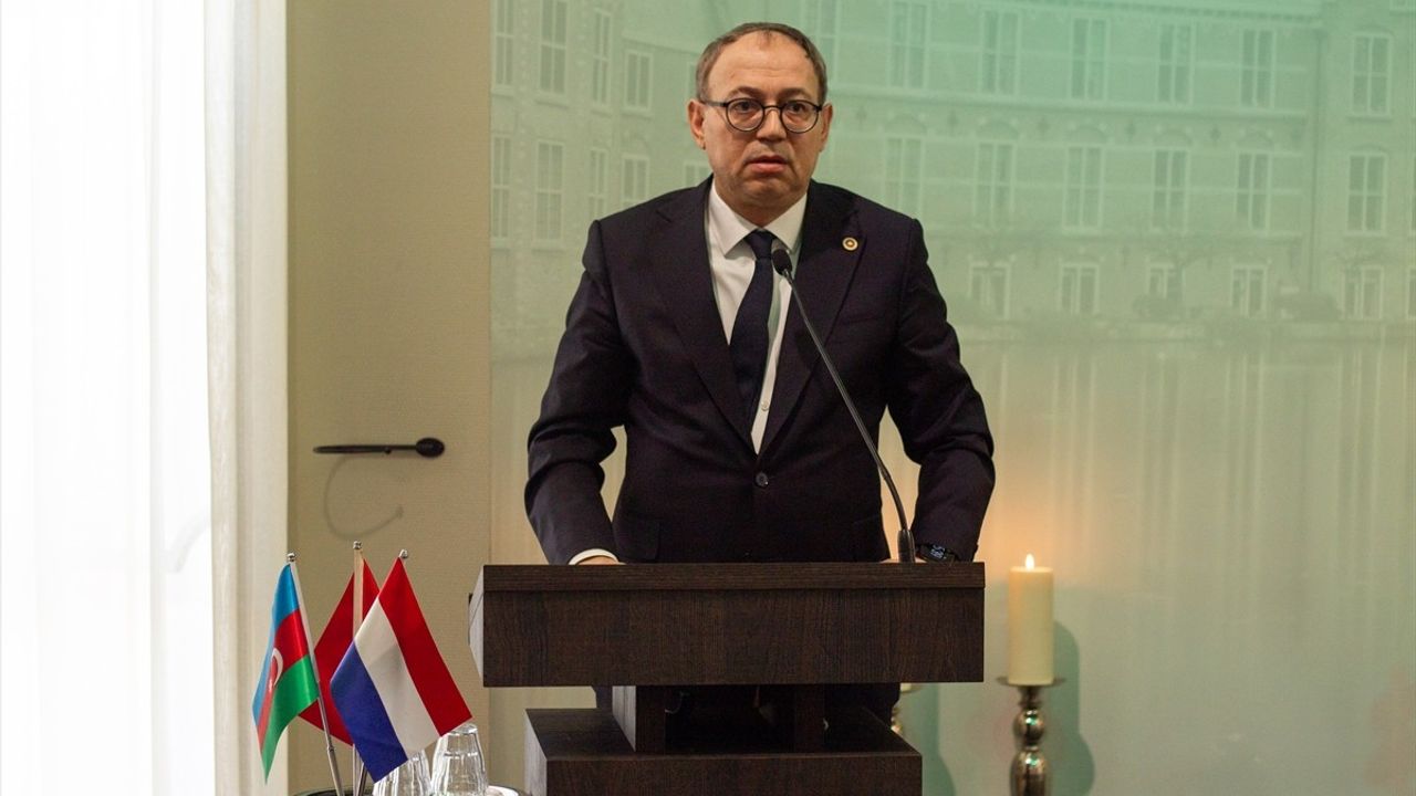 Hollanda'da Hocalı Katliamı Kurbanları Anıldı