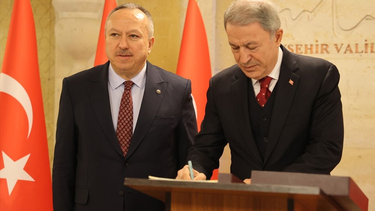 Hulusi Akar: Terörü Bitirme Konusundaki Kararlılığımız Kesindir