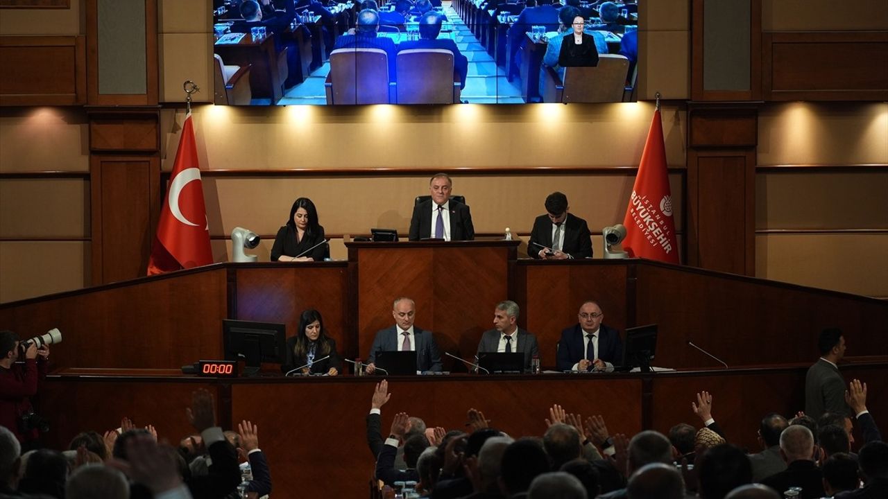 İBB Meclisi'nde İmamoğlu'nun Cumhuriyet Başsavcısına Yönelik İfadeleri Tartışıldı