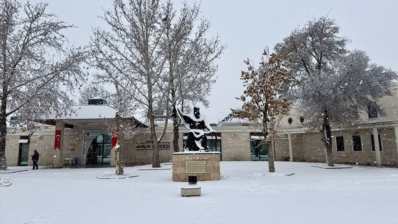 İç Anadolu'da Kar Yağışı Etkisini Sürdürüyor