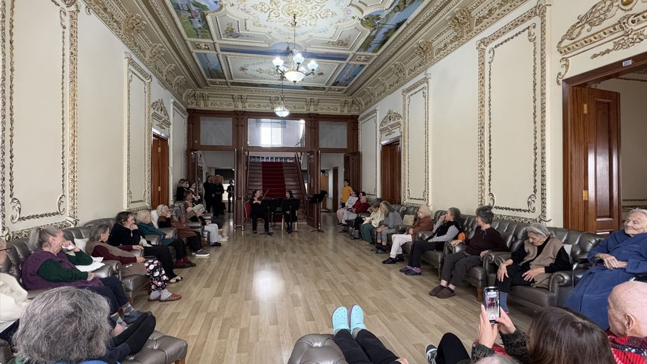 İDOB, Moda Nezih Huzurevi'nde Konser Düzenledi