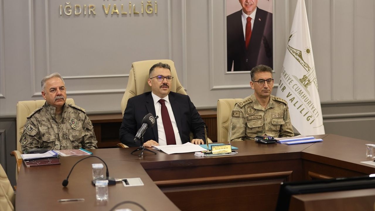 Iğdır Valisi Ercan Turan, Ocak Ayı Terörle Mücadele ve Düzensiz Göç Verilerini Açıkladı