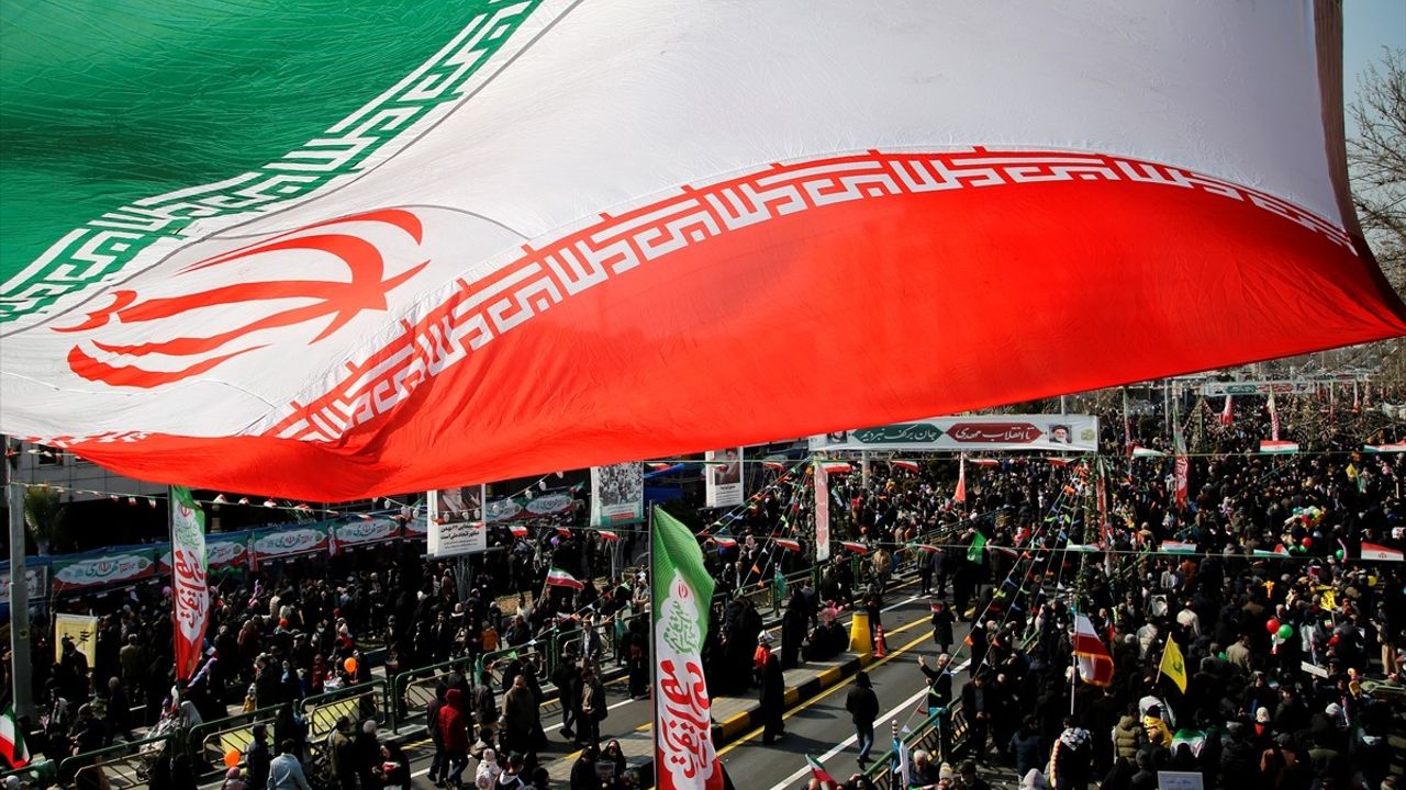 İran'da 1979 Devriminin 46. Yıldönümü Tahran'da Kutlandı