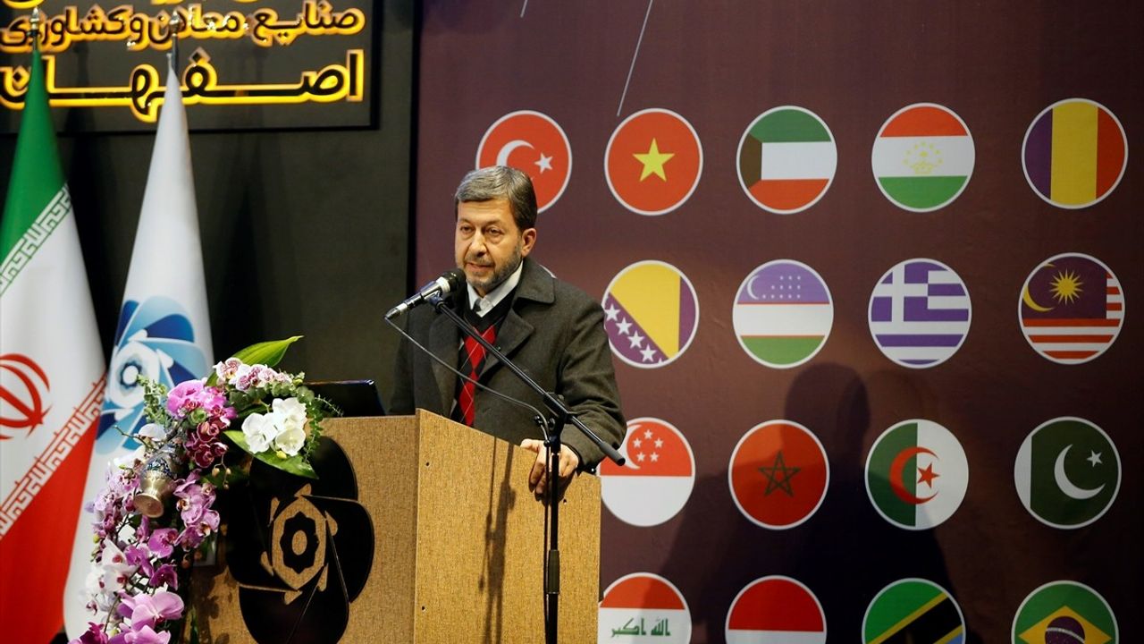 İran'ın İsfahan Kentinde '2025 Tur Operatörleri Buluşması' Düzenlendi