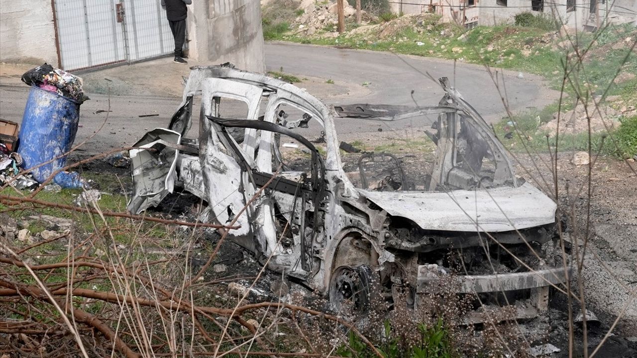 İsrail Güçlerinden Cenin'e İHA Saldırısı: Hedef Araç